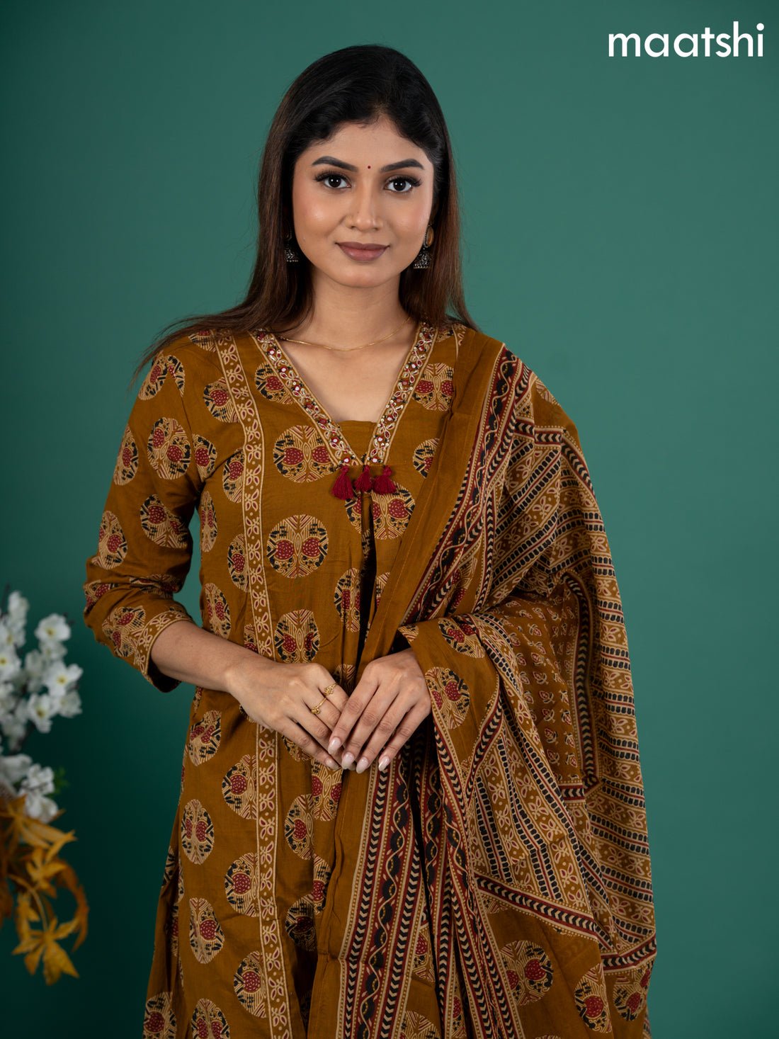 Elegant Cotton Three-Piece - Image 3