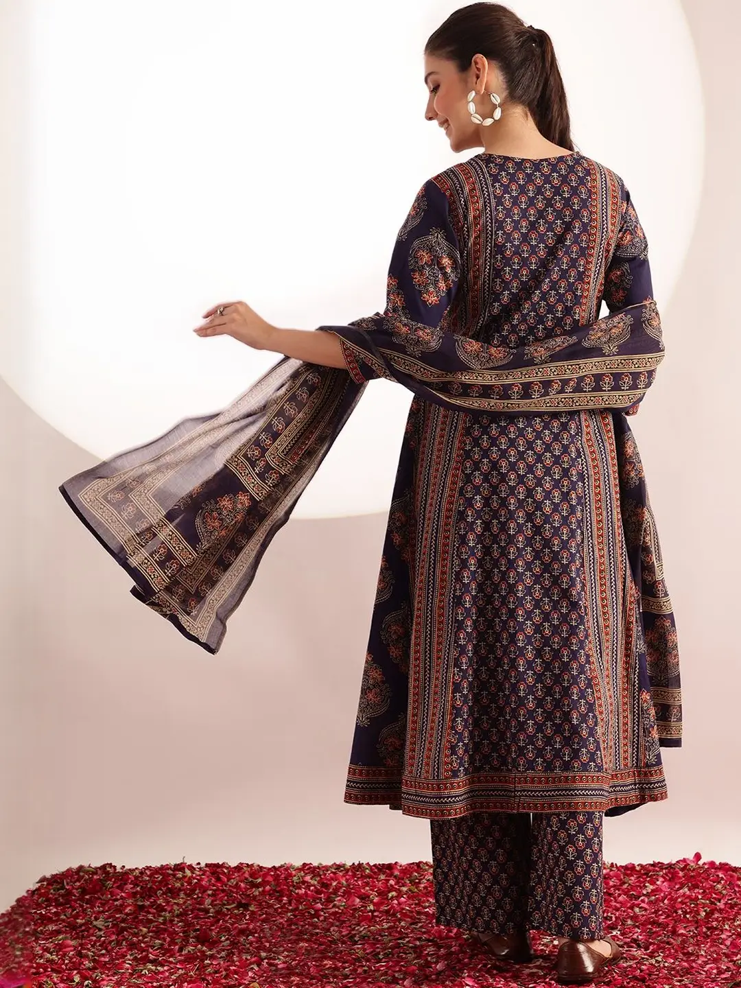 Women Ethnic Motifs Printed Regular Pure Cotton Kurta with Trousers & With Dupatta - Image 3